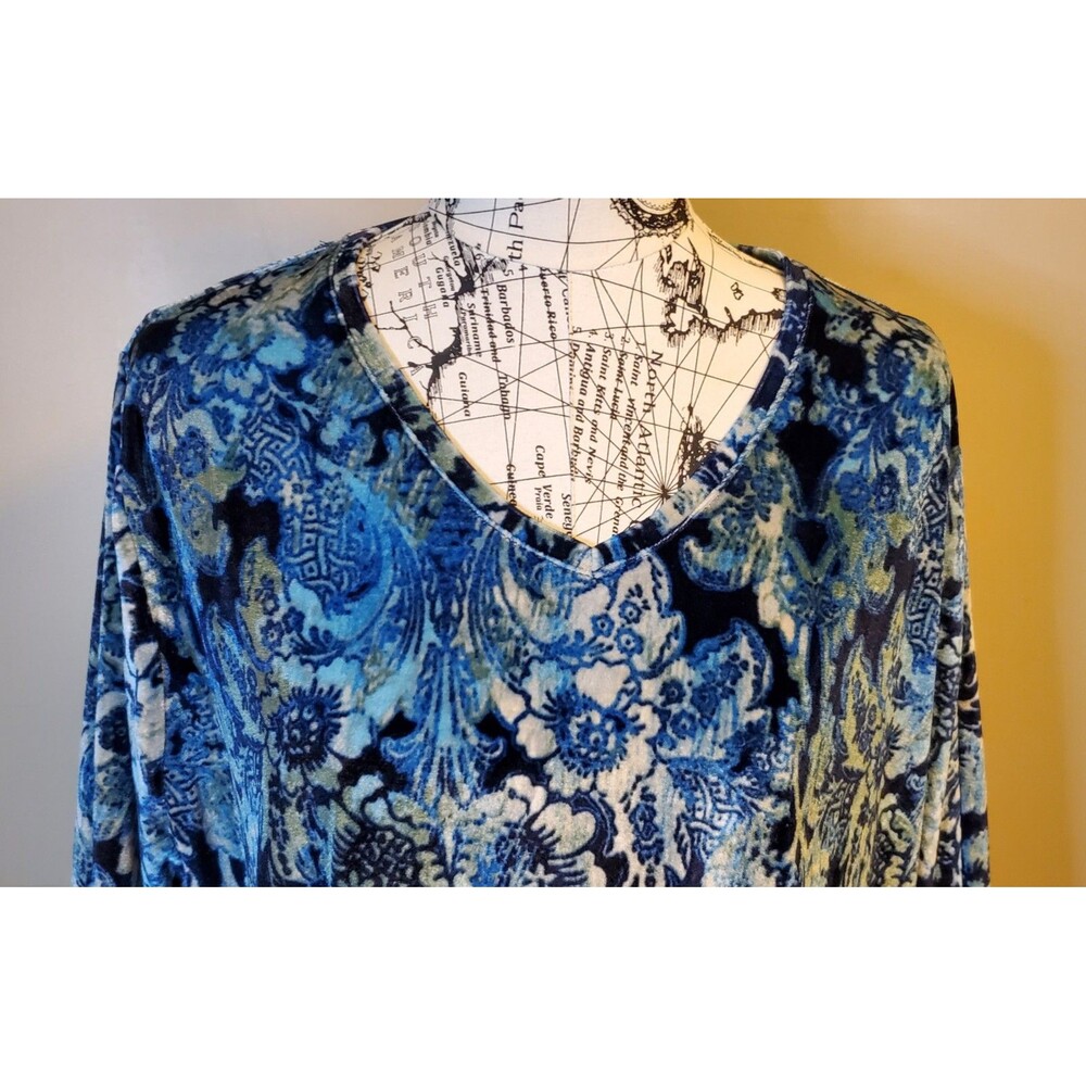 Catherines 2X Plus Velour Blouse Blue Floral Paisley 3/4 Sleeve Stretch Top - Picture 2 of 7